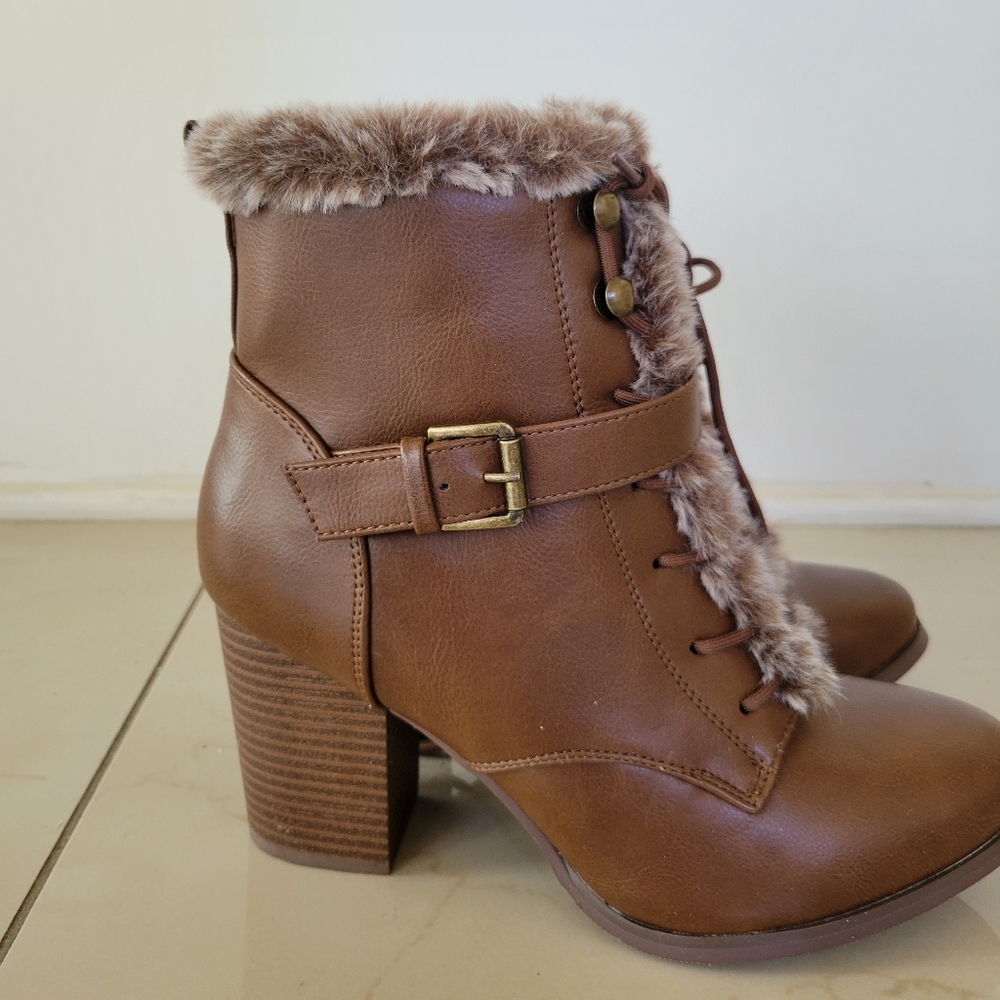 Boot - Picture 2 of 3